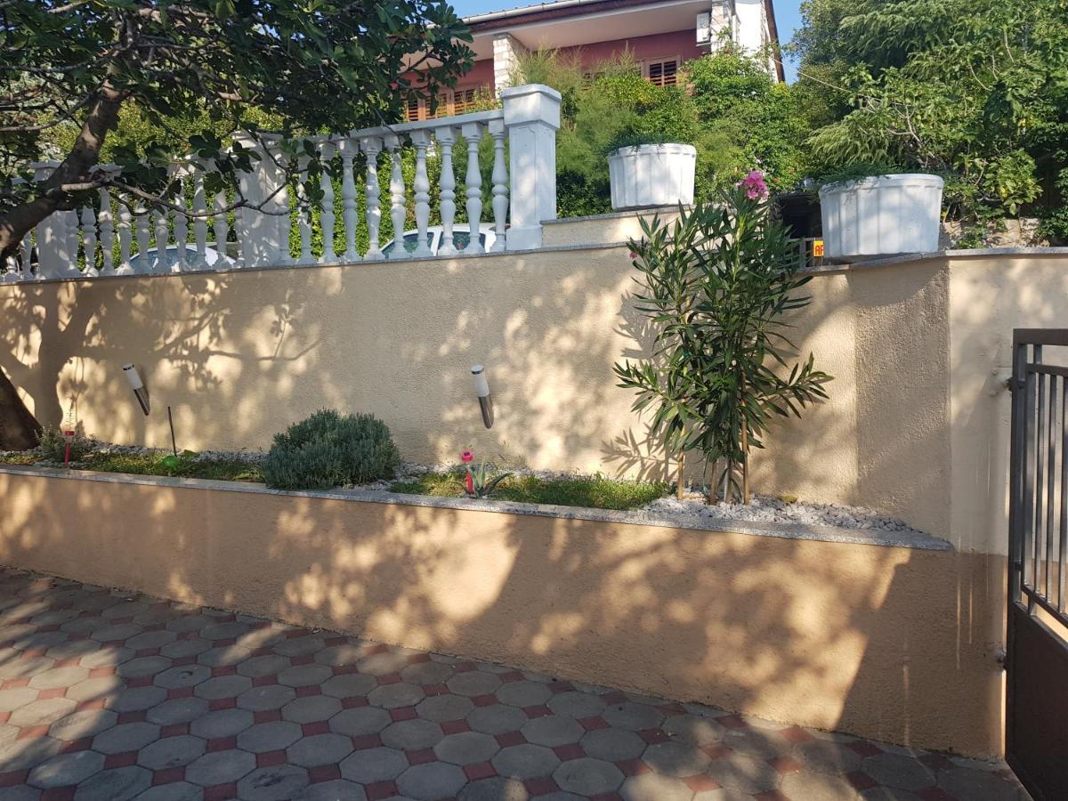 Apartmani Mira Klenovica Exterior foto