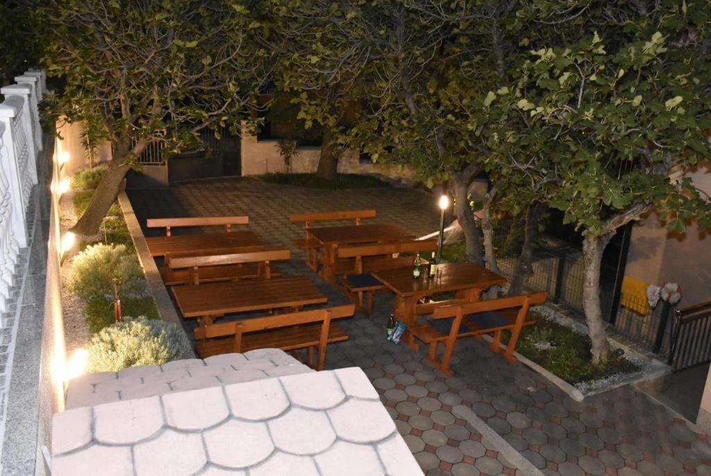 Apartmani Mira Klenovica Exterior foto